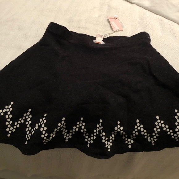 warm & thick black skirt! - Picture 2 of 3